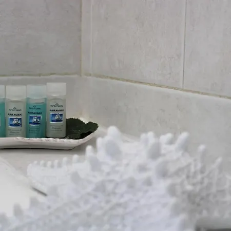 Stardust, The Studio 아파트 아다마스