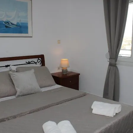 Stardust, The Studio Apartman Adámasz
